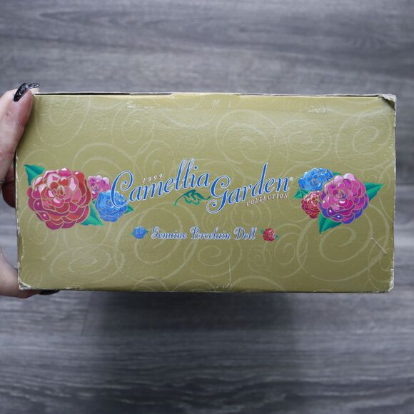 Vintage Camellia Garden Collection Porcelain Doll Stand Collectible 1999 - Picture 9 of 15